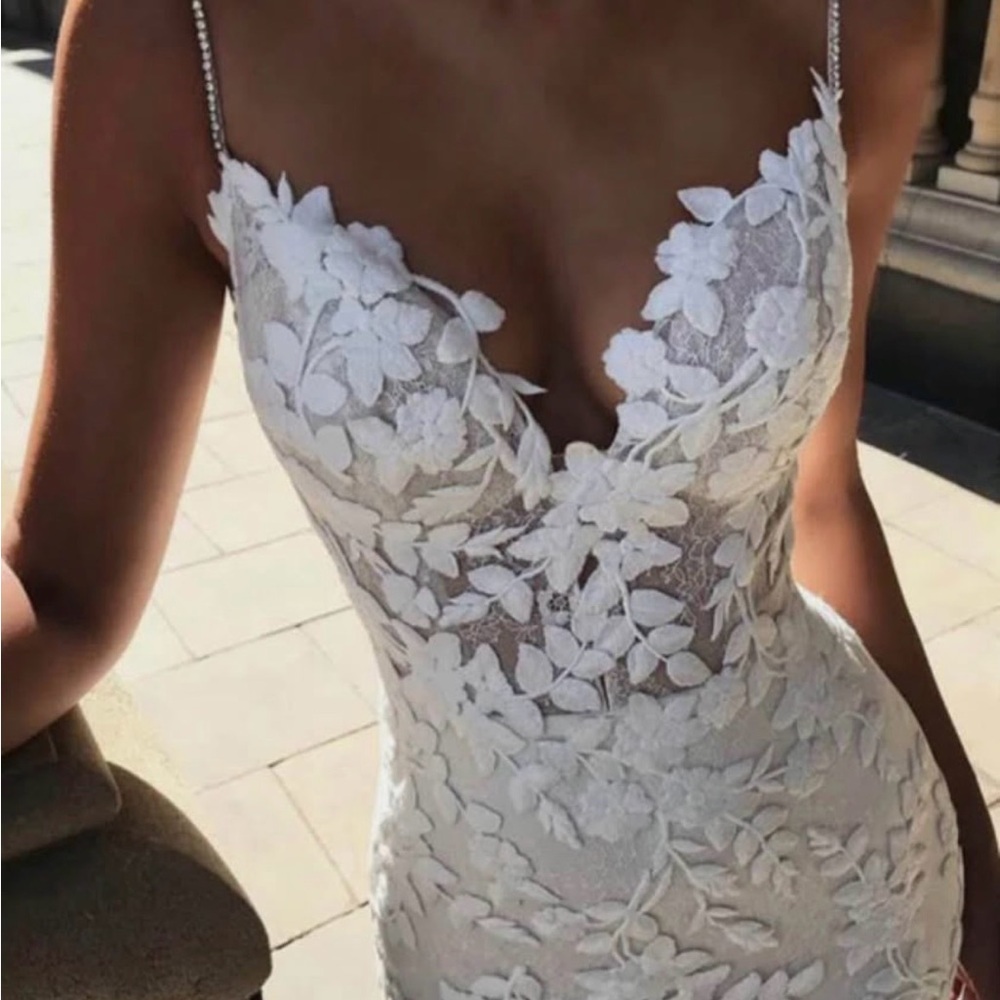 Stunning White Floral Lace Wedding Dress